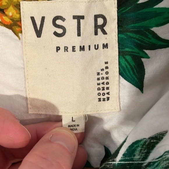 VSTR Premium Button Down Shirt Large - Picture 5 of 6